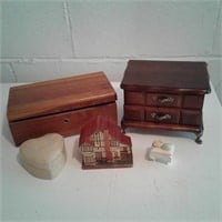Jewelry Boxes and Trinket Boxes