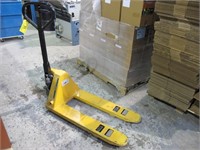 Uline H-1366 5,500 Lb Cap Hydraulic Pallet Jack