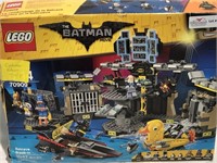 Lego Batman movie Batcave break in. Open box.
