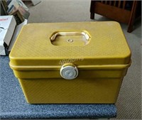 Vintage sewing case and accessories