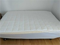 BR -Double bed frame and mattress