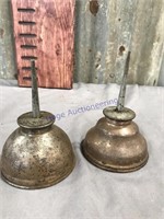 2 oil cans, approx 5 inches tall