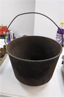 Cast Iron Pot w/ Handle