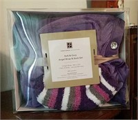 Concierge Collection Angel Wrap and Sock Set MIB