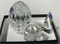 Ofnah Crystal Egg & Geometric Art Table Items