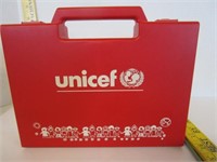 Unicef block puzzel in red plastic case