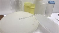 Tupperware and other plastic assortment