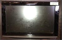 Toshiba 18" Flat Screen TV With Mount