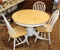 Round Table w/ 3 Chairs
