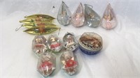 Vintage plastics curio ornaments, 14 ornaments
