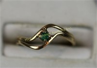 10K YELLOW GOLD AND EMERALD RING