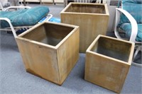 3 Large Stackable Planters