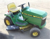 John Deere LX175 Riding Lawn Mower