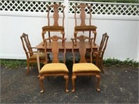 Oak Queen Anne Style Table with 6 Chairs