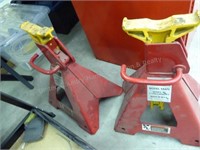2 Snap-On 5 ton jack stands