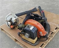 2 gas powered blowers