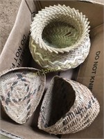BOX W/TWO SMALL WOVEN BASKETS