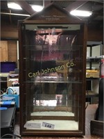 LIGHTED DISPLAY CASE