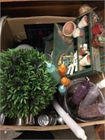 BOX OF HOME DECOR/CANDLES