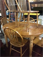 OAK DINING TABLE, TWO LEAVES  6 CHAIRS