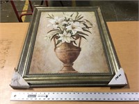 FRAMED PICTURE WITH FLOWER AND URN
