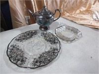 Silverplated tea pot with 2 serving plates