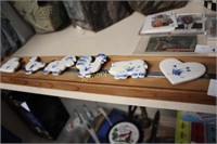 USA HAND PAINTED ANIMAL MAGNETS ON HOLDER