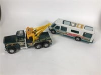 Metal Toy Tow Truck & Outbounder