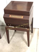 Olympic Tru-Base Radio/Record Player Combo