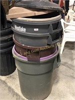 Lot of Six Rubbermaid Trash Barrels, Two Lids