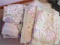 QUILT, QUEEN SIZED SHEETS & PILLOWCASES