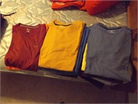 ASSORTMENT OF XL PLAIN T SHIRTS