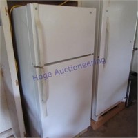 GE Refrigerator/ freezer