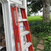5-step aluminum/ fiberglass step ladder
