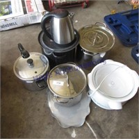 Crock pot, pressure pan, tray, stock