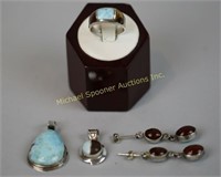 FIVE PIECES OF AMBER AND BLUE LARIMAR JEWELLERY