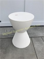 BOYD MODERN WHITE RIBBED STOOL/SIDE TABLE