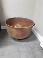 15 GALLON 3 LEGGED IRON POT WITH GOOD EARS