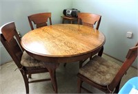 Outstanding Oak Dining Table, 45" D, 6 Chairs