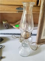 VINTAGE OIL LAMP WITH ELECTRIC BURNER