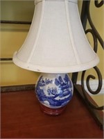 BLUE WILLOW LAMP- 14"