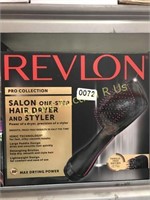 REFVLON HAIR DRYER AND STYLER