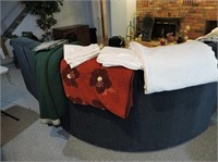 Nice Bedspread, Sheets, Blanket, Pillow Cases
