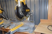 DeWalt Sliding Compound Miter Saw