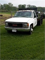 1999 GMC 3500 stake bed truck 5.7 liter
