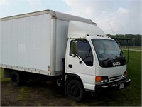 2000 Isuzu 14ft box truck 84739 miles