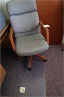 Swivel Upholstered Desk Chair & Mat