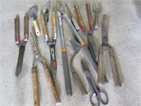 Tool Lot-Gard. Shovels, Lopping Shears, Hedge Trim