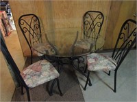 42" Glass Round Table w/4 Cushioned Chairs