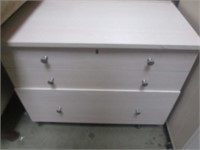 Quiltmate III Chest